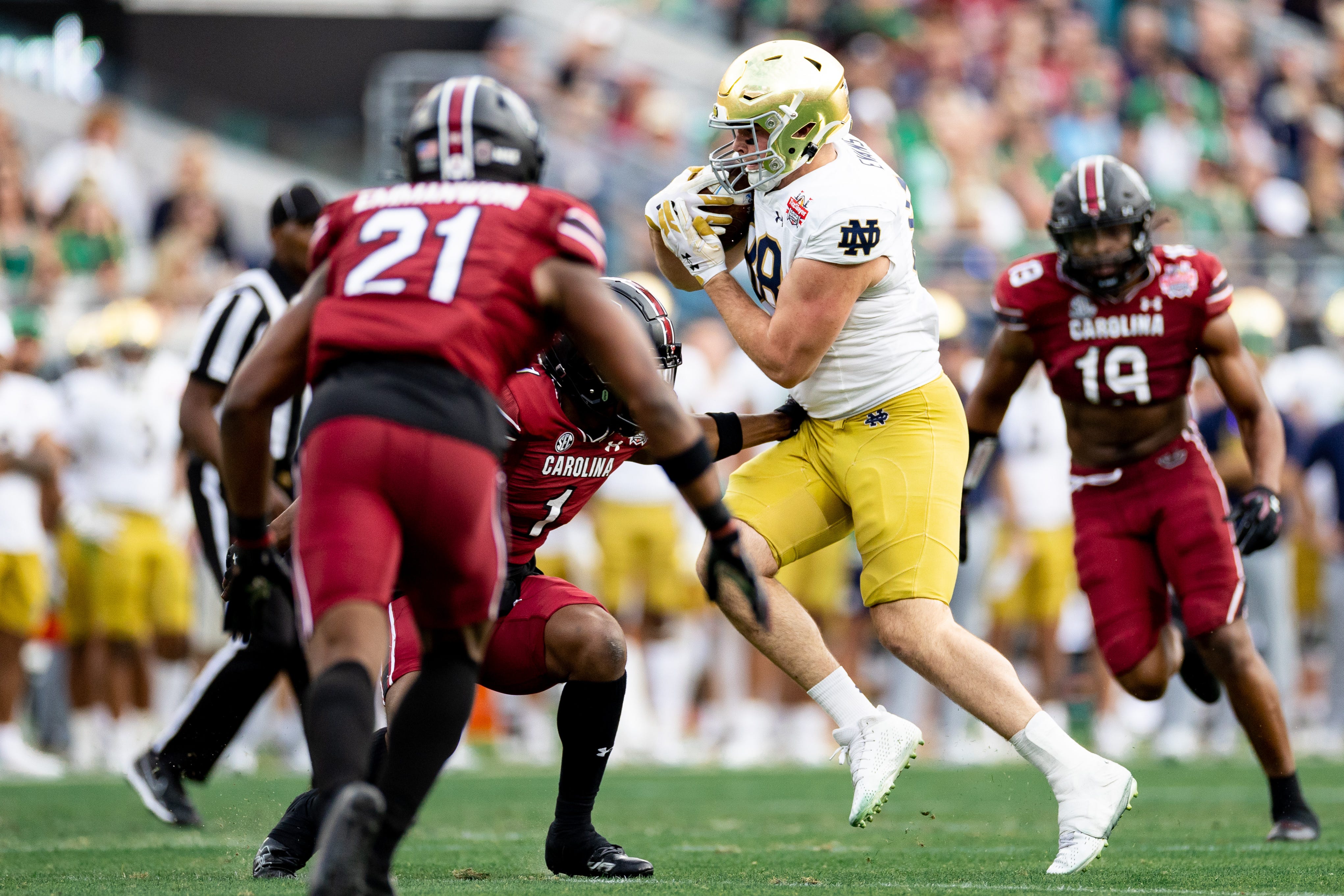 Dec 30, 2022; Jacksonville, FL, USA; Notre Dame Fighting Irish tight end Mitchell Evans (88) makes a catch during the first half against the South Carolina Gamecocks in the 2022 Gator Bowl at TIAA Bank Field. Mandatory Credit: Matt Pendleton-USA TODAY Sports